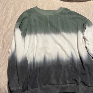 American Eagle Women’s oversized sweatshirt